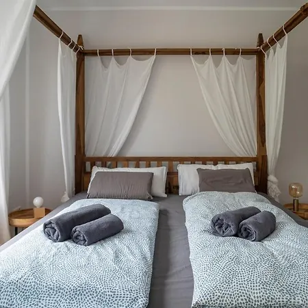 Appartement Heimathafen Hannover- Big House With Swimmingpool, Sauna And Garden *
