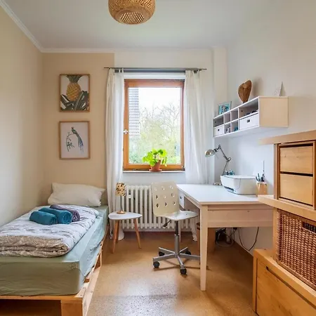 Heimathafen Hannover- Big House With Swimmingpool, Sauna And Garden Apartment *