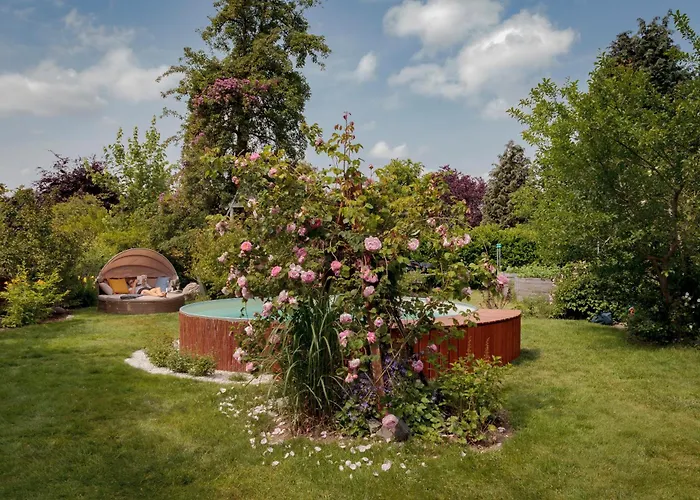 Heimathafen Hannover- Big House With Swimmingpool, Sauna And Garden ハノーファー